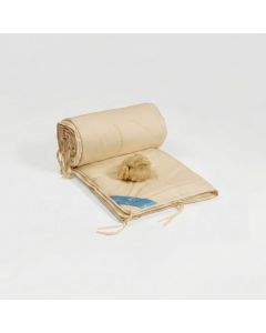 Hennep 4 seizoenen Dekbed van Bedaffair. Duurzaam biologisch Dekbed. Pluk hennep vulling ligt op het dekbed