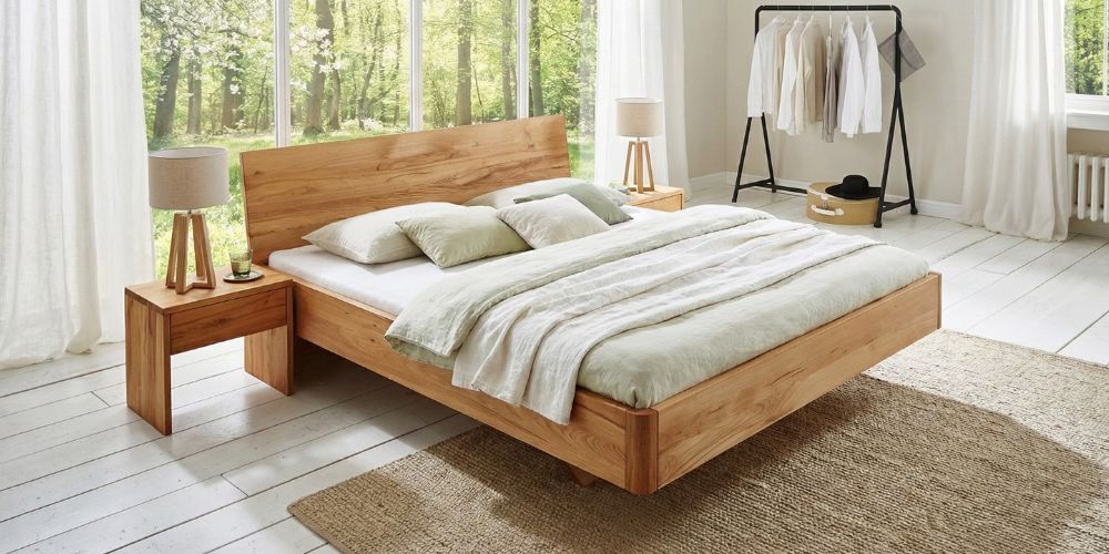 Luxe natuurlijke slaapkamer met houten bed Amsterdam en 100% natuurlatex matrassen van Bedaffair